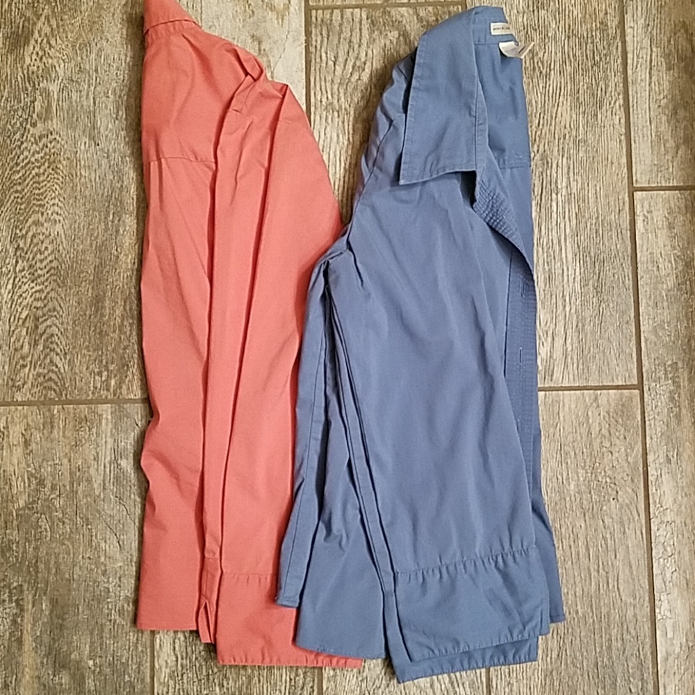 Two button down blouses - Picture 4 of 4